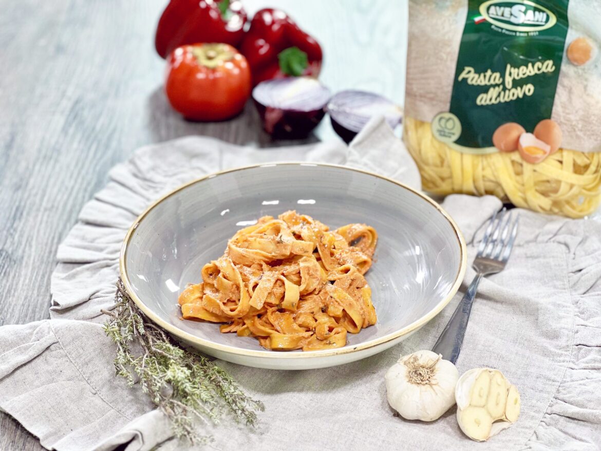 0968-TAGLIATELLE-POMODORI-1-scaled
